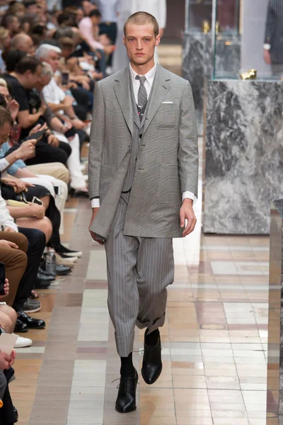 Look 43
